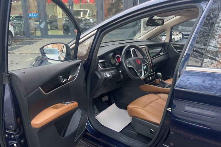Used BYD Song MAX 2018 1.5T Automatic Smart Connect Luxury 6-Seater Interior 2