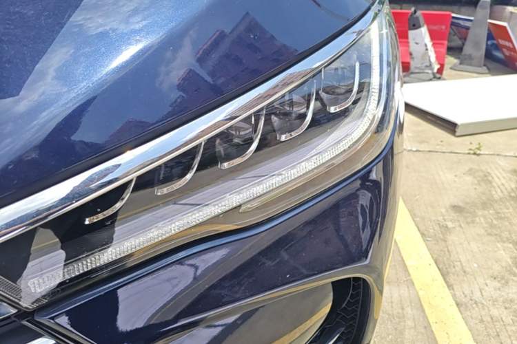 Used BYD Song MAX 2018 1.5T Automatic Smart Connect Elite Model with 6 Seats Left Front Headlight