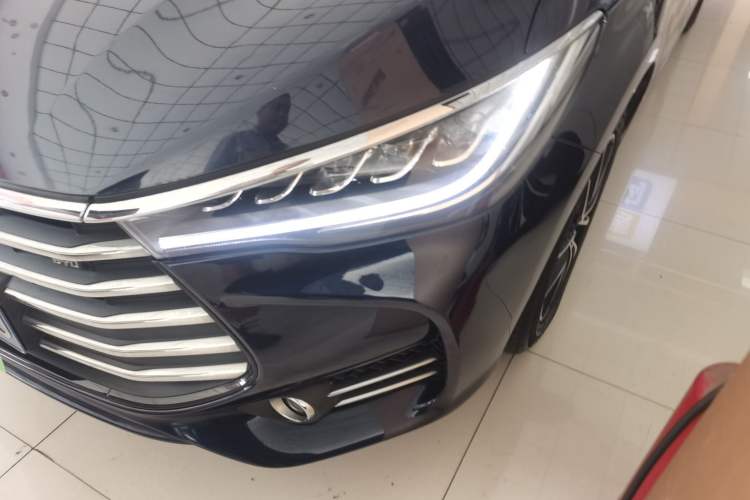 Used BYD Song MAX 2018 1.5T Automatic Smart Connect Elite Model with 6 Seats Left Front Headlight