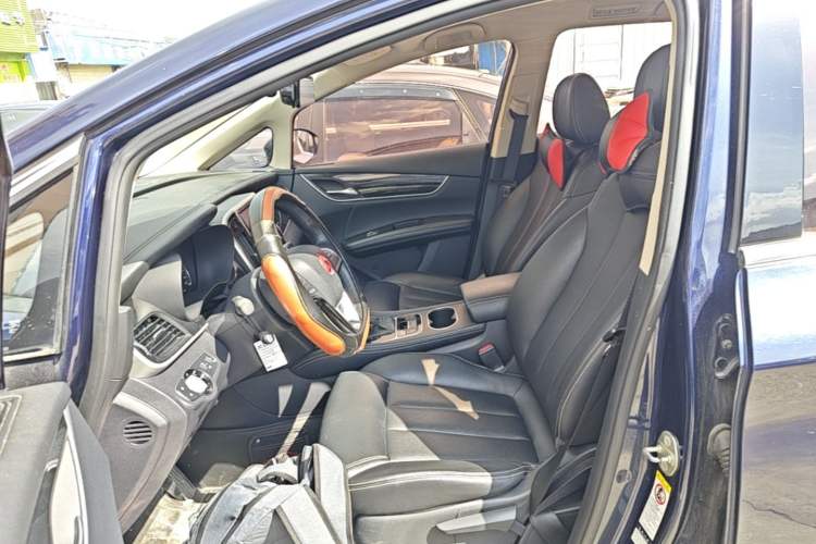 Used BYD Song MAX 2018 1.5T Automatic Smart Connect Elite Model with 6 Seats Left Front Seat