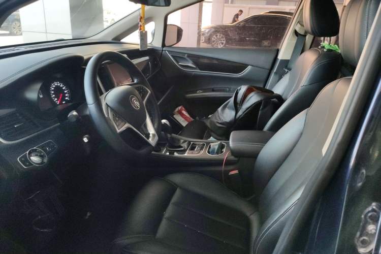 Used BYD Song MAX 2018 1.5T Automatic Smart Connect Elite Model with 6 Seats Left Front Seat