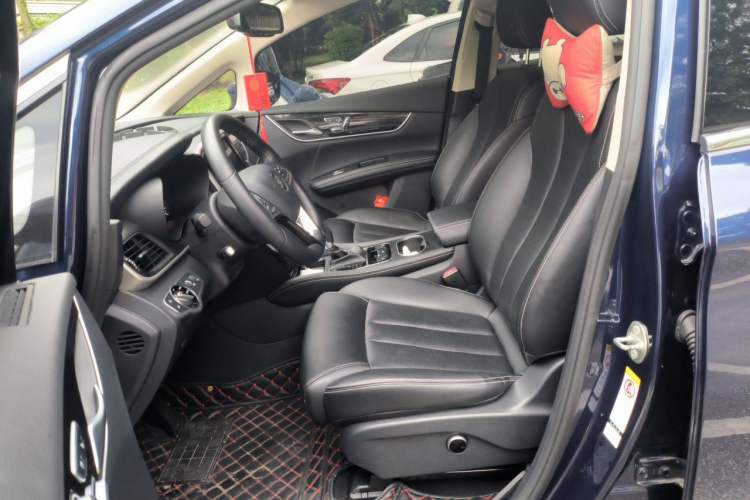 Used BYD Song MAX 2018 1.5T Automatic Smart Connect Flagship 7-Seater Left Front Seat