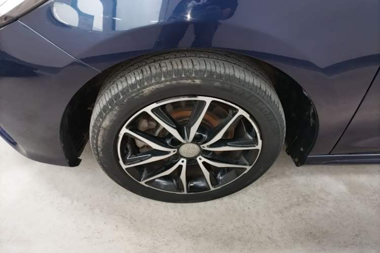 Used BYD Song MAX 2018 1.5T Automatic Smart Connect Elite Model with 6 Seats Left Front Wheel Hub