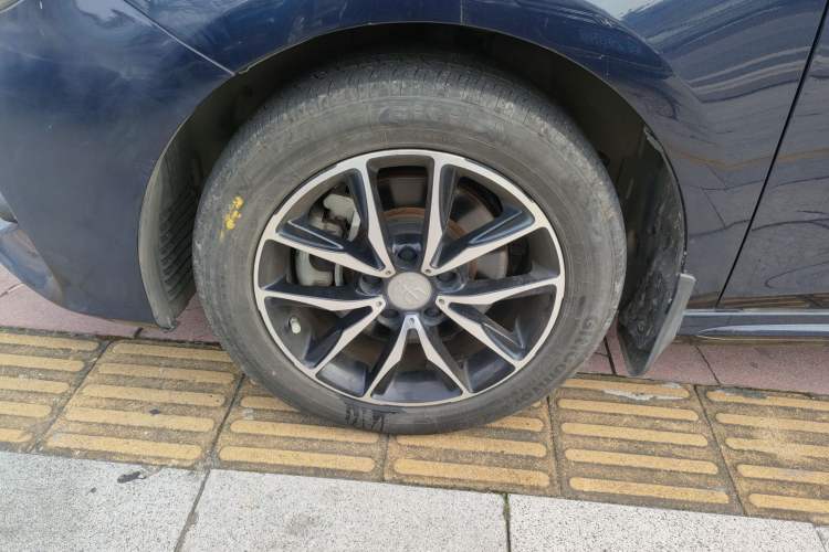 Used BYD Song MAX 2018 1.5T Automatic Smart Connect Elite Model with 6 Seats Left Front Wheel Hub