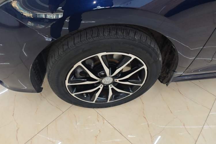 Used BYD Song MAX 2018 1.5T Automatic Smart Connect Luxury 6-Seater Left Front Wheel Hub