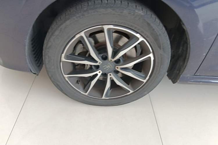 Used BYD Song MAX 2018 1.5T Automatic Smart Connect Elite Model with 6 Seats Left Front Wheel Hub