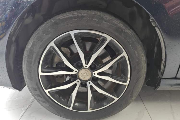 Used BYD Song MAX 2018 1.5T Automatic Smart Connect Luxury 6-Seater Left Front Wheel Hub