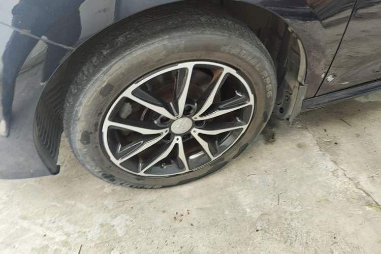 Used BYD Song MAX 2018 1.5T Automatic Smart Connect Luxury 6-Seater Left Front Wheel Hub