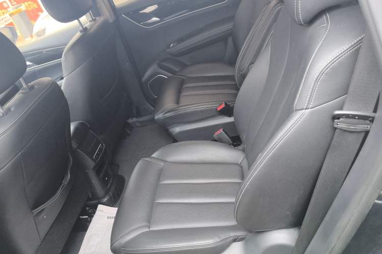 Used BYD Song MAX 2018 1.5T Automatic Smart Connect Elite Model with 6 Seats Left Rear Seat