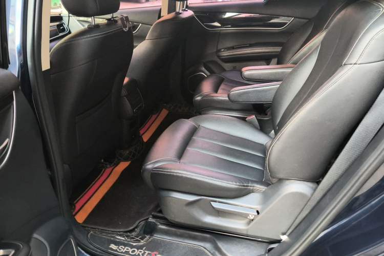 Used BYD Song MAX 2018 1.5T Automatic Smart Connect Elite Model with 6 Seats Left Rear Seat