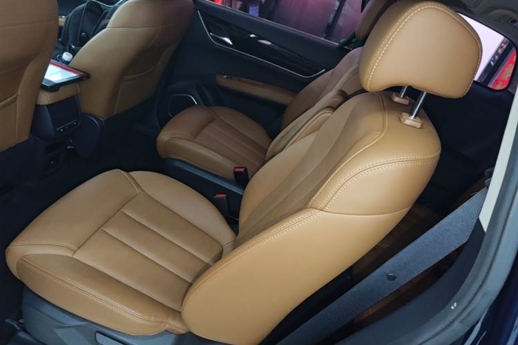 Used BYD Song MAX 2018 1.5T Automatic Smart Connect Luxury 6-Seater Left Rear Seat