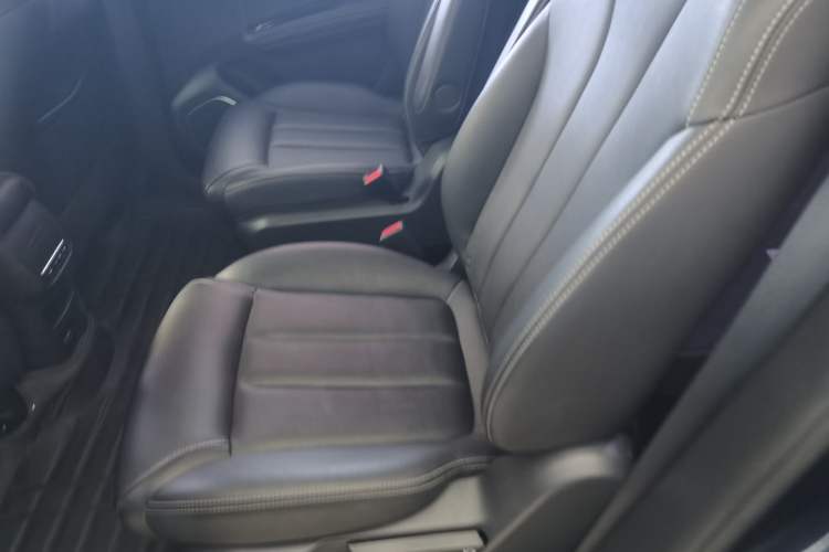 Used BYD Song MAX 2018 1.5T Automatic Smart Connect Elite Model with 6 Seats Left Rear Seat