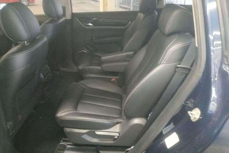Used BYD Song MAX 2018 1.5T Automatic Smart Connect Elite Model with 6 Seats Left Rear Seat