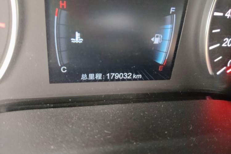 Used BYD Song MAX 2018 1.5T Automatic Smart Connect Luxury 6-Seater Odometer Close Up