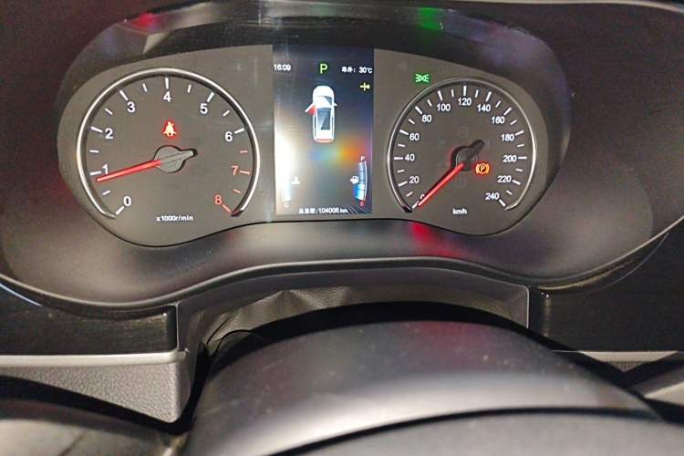 Used BYD Song MAX 2018 1.5T Automatic Smart Connect Elite Model with 6 Seats Odometer Close Up