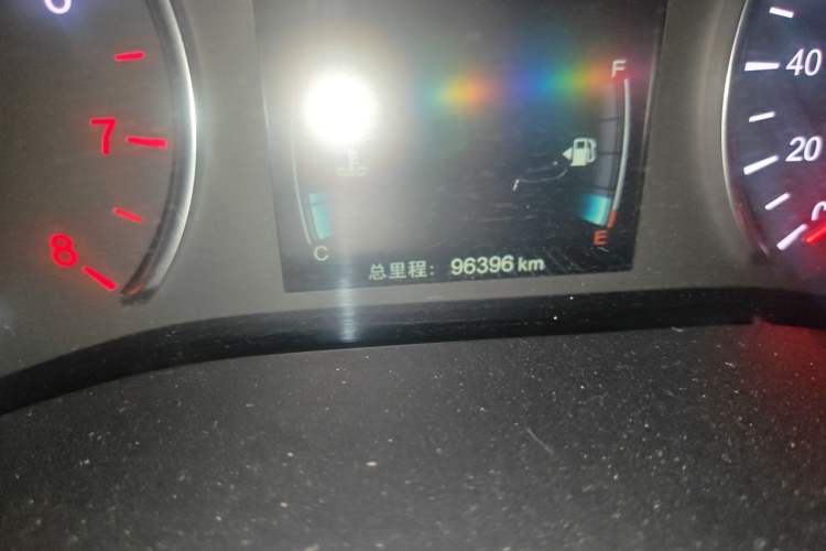 Used BYD Song MAX 2018 1.5T Automatic Smart Connect Luxury 7-Seater Odometer Close Up