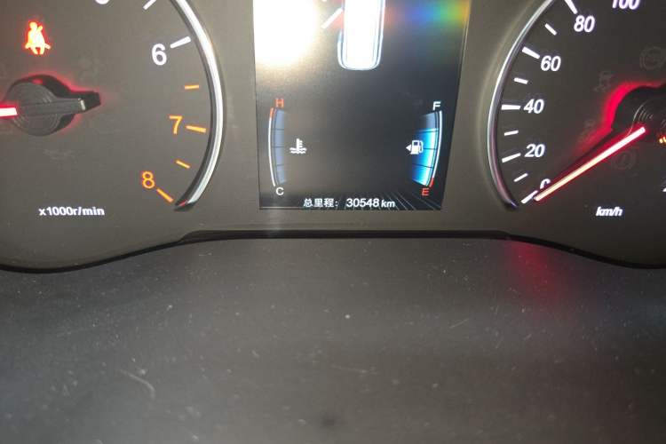 Used BYD Song MAX 2018 1.5T Automatic Smart Connect Luxury 6-Seater Odometer Close Up