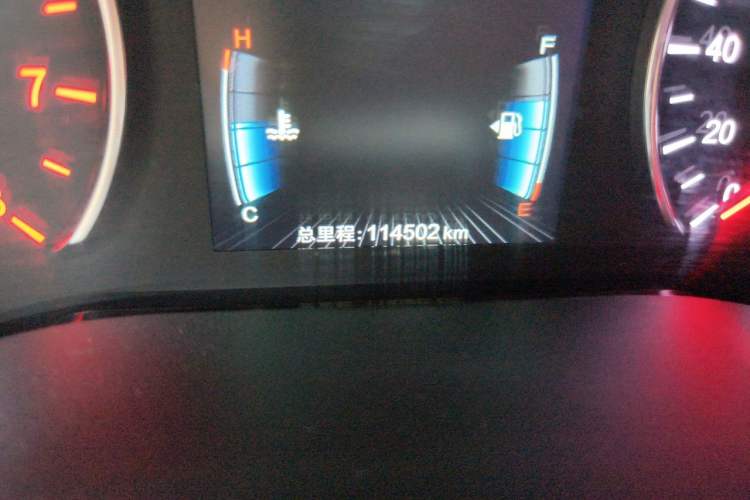 Used BYD Song MAX 2018 1.5T Automatic Smart Connect Flagship Model 6 Seats Odometer Close Up