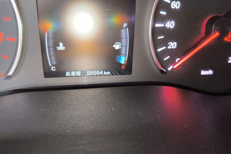 Used BYD Song MAX 2018 1.5T Automatic Smart Connect Luxury 6-Seater Odometer Close Up