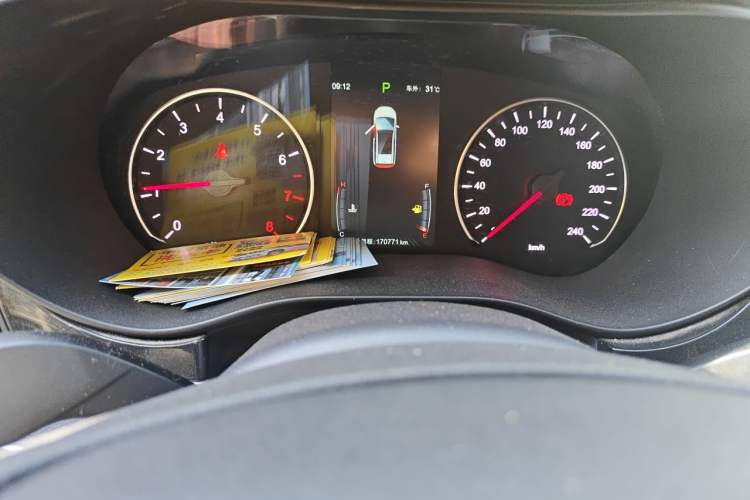 Used BYD Song MAX 2018 1.5T Automatic Smart Connect Elite Model with 6 Seats Odometer Close Up