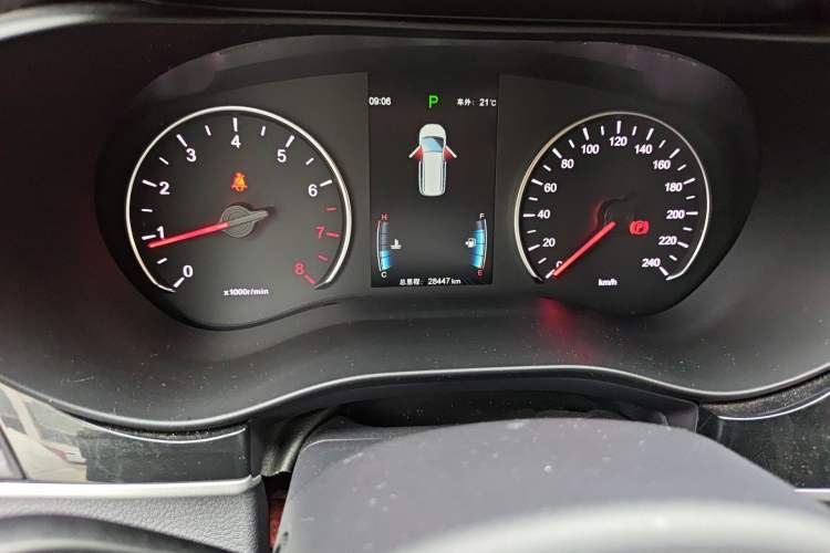 Used BYD Song MAX 2018 1.5T Automatic Smart Connect Luxury 6-Seater Odometer Close Up