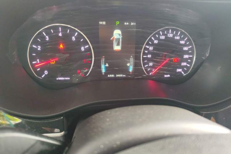 Used BYD Song MAX 2018 1.5T Automatic Smart Connect Elite Model with 6 Seats Odometer Close Up