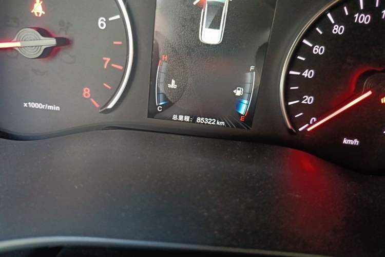 Used BYD Song MAX 2018 1.5T Automatic Smart Connect Luxury 6-Seater Odometer Close Up