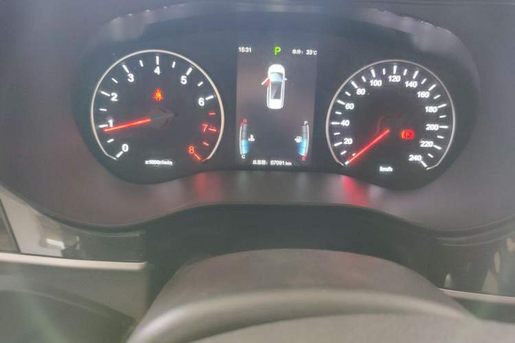 Used BYD Song MAX 2018 1.5T Automatic Smart Connect Elite Model with 6 Seats Odometer Close Up
