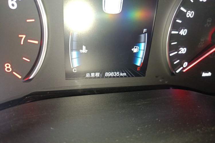 Used BYD Song MAX 2018 1.5T Automatic Smart Connect Luxury 6-Seater Odometer Close Up