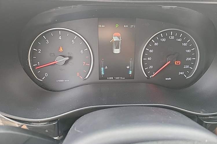 Used BYD Song MAX 2018 1.5T Automatic Smart Connect Elite Model with 6 Seats Odometer Close Up
