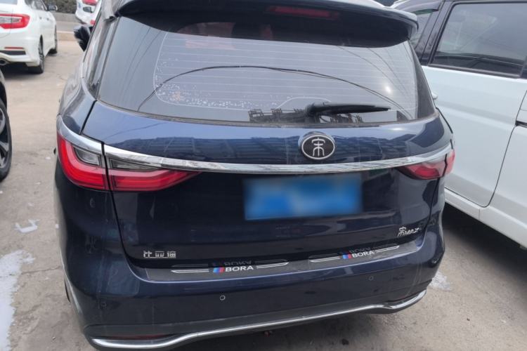 Used BYD Song MAX 2018 1.5T Automatic Smart Connect Elite Model with 6 Seats Rear