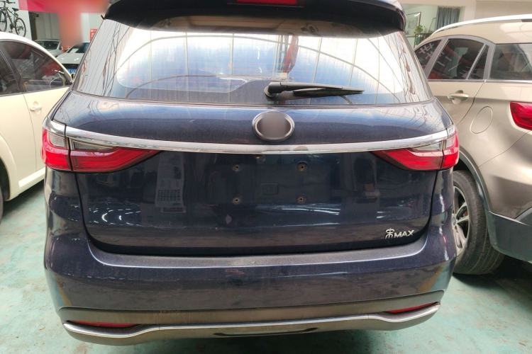 Used BYD Song MAX 2018 1.5T Automatic Smart Connect Elite Model with 6 Seats Rear