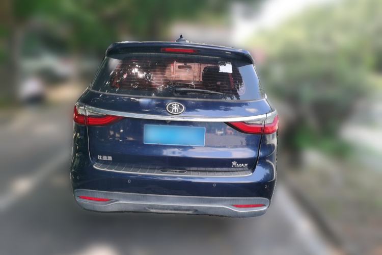 Used BYD Song MAX 2018 1.5T Automatic Smart Connect Elite Model with 6 Seats Rear