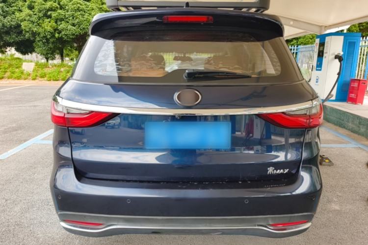 Used BYD Song MAX 2018 1.5T Automatic Smart Connect Elite Model with 6 Seats Rear