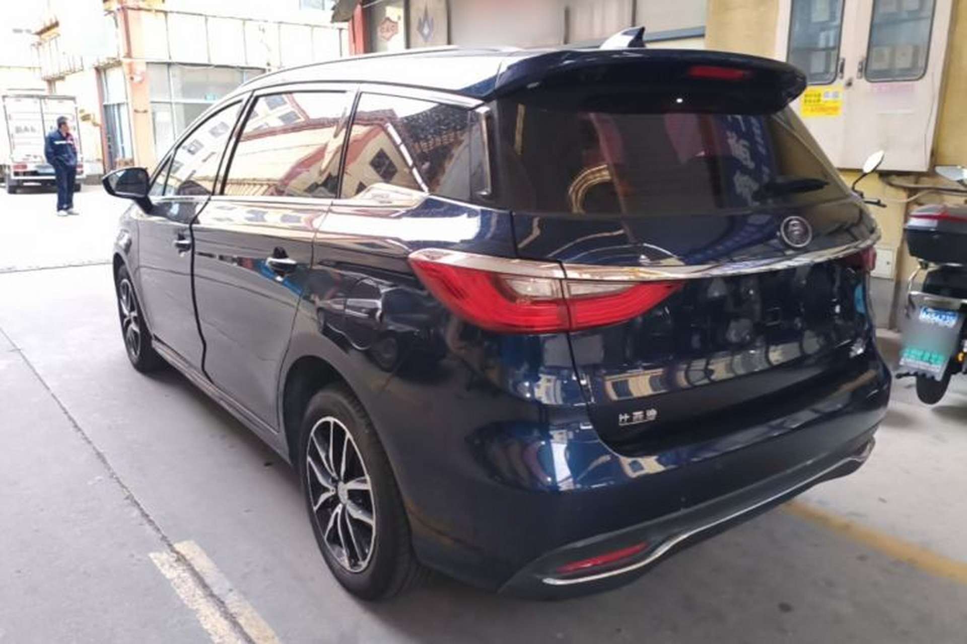 Used BYD Song MAX 2018 1.5T Automatic Smart Connect Elite Model with 6 Seats Rear Left 45 Deg