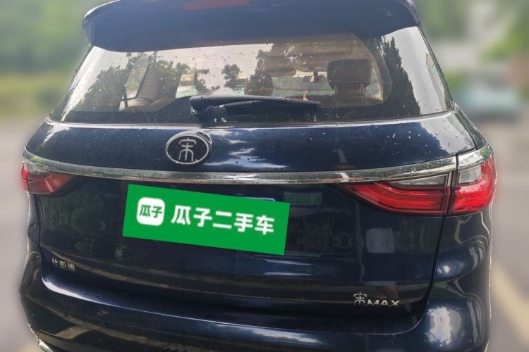 Used BYD Song MAX 2018 1.5T Automatic Smart Connect Elite Model with 6 Seats Rear