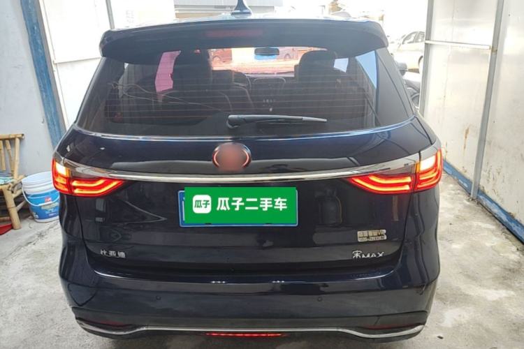 Used BYD Song MAX 2018 1.5T Automatic Smart Connect Luxury 6-Seater Rear