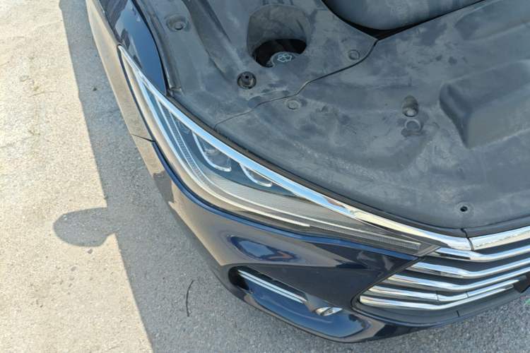 Used BYD Song MAX 2018 1.5T Automatic Smart Connect Luxury 6-Seater Right Front Headlight