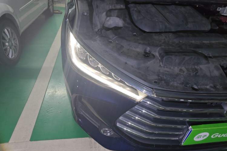 Used BYD Song MAX 2018 1.5T Automatic Smart Connect Luxury 6-Seater Right Front Headlight