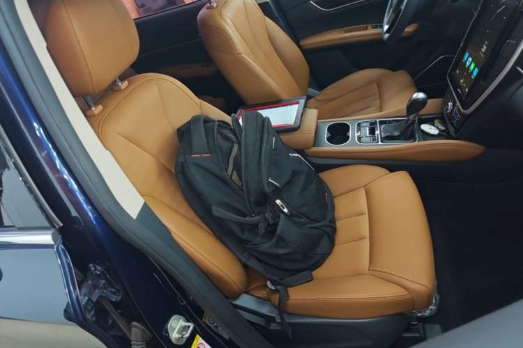Used BYD Song MAX 2018 1.5T Automatic Smart Connect Luxury 6-Seater Right Front Seat