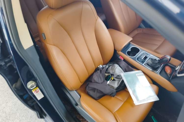 Used BYD Song MAX 2018 1.5T Automatic Smart Connect Elite Model with 6 Seats Right Front Seat