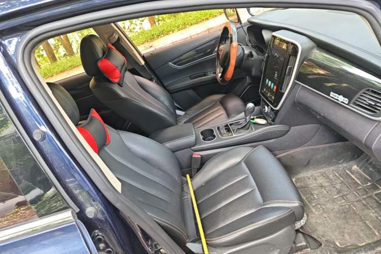 Used BYD Song MAX 2018 1.5T Automatic Smart Connect Elite Model with 6 Seats Right Front Seat