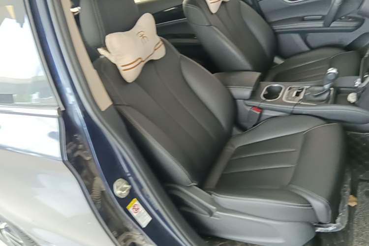 Used BYD Song MAX 2018 1.5T Automatic Smart Connect Elite Model with 6 Seats Right Front Seat