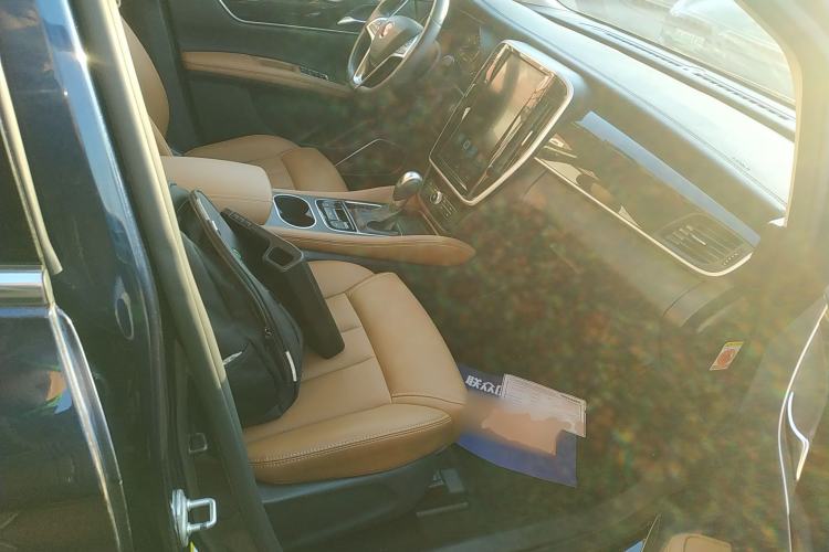 Used BYD Song MAX 2018 1.5T Automatic Smart Connect Elite Model with 6 Seats Right Front Seat