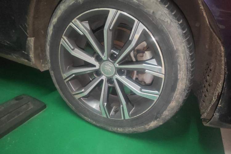 Used BYD Song MAX 2018 1.5T Automatic Smart Connect Luxury 7-Seater Right Front Wheel Hub