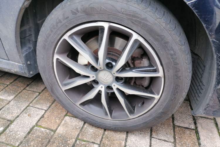 Used BYD Song MAX 2018 1.5T Automatic Smart Connect Elite Model with 6 Seats Right Front Wheel Hub