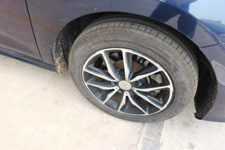 Used BYD Song MAX 2018 1.5T Automatic Smart Connect Luxury 7-Seater Right Front Wheel Hub