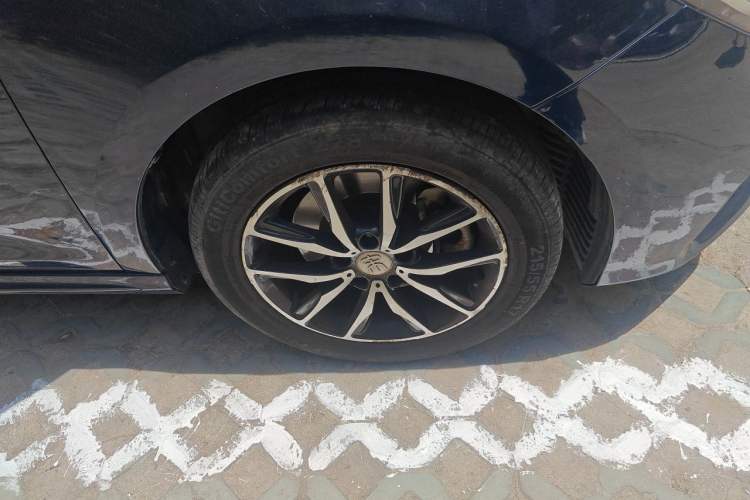 Used BYD Song MAX 2018 1.5T Automatic Smart Connect Luxury 6-Seater Right Front Wheel Hub