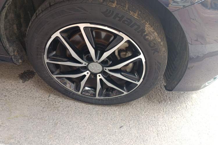 Used BYD Song MAX 2018 1.5T Automatic Smart Connect Luxury 6-Seater Right Front Wheel Hub