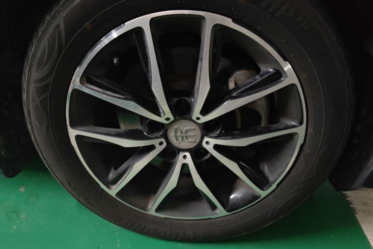 Used BYD Song MAX 2018 1.5T Automatic Smart Connect Luxury 6-Seater Right Front Wheel Hub